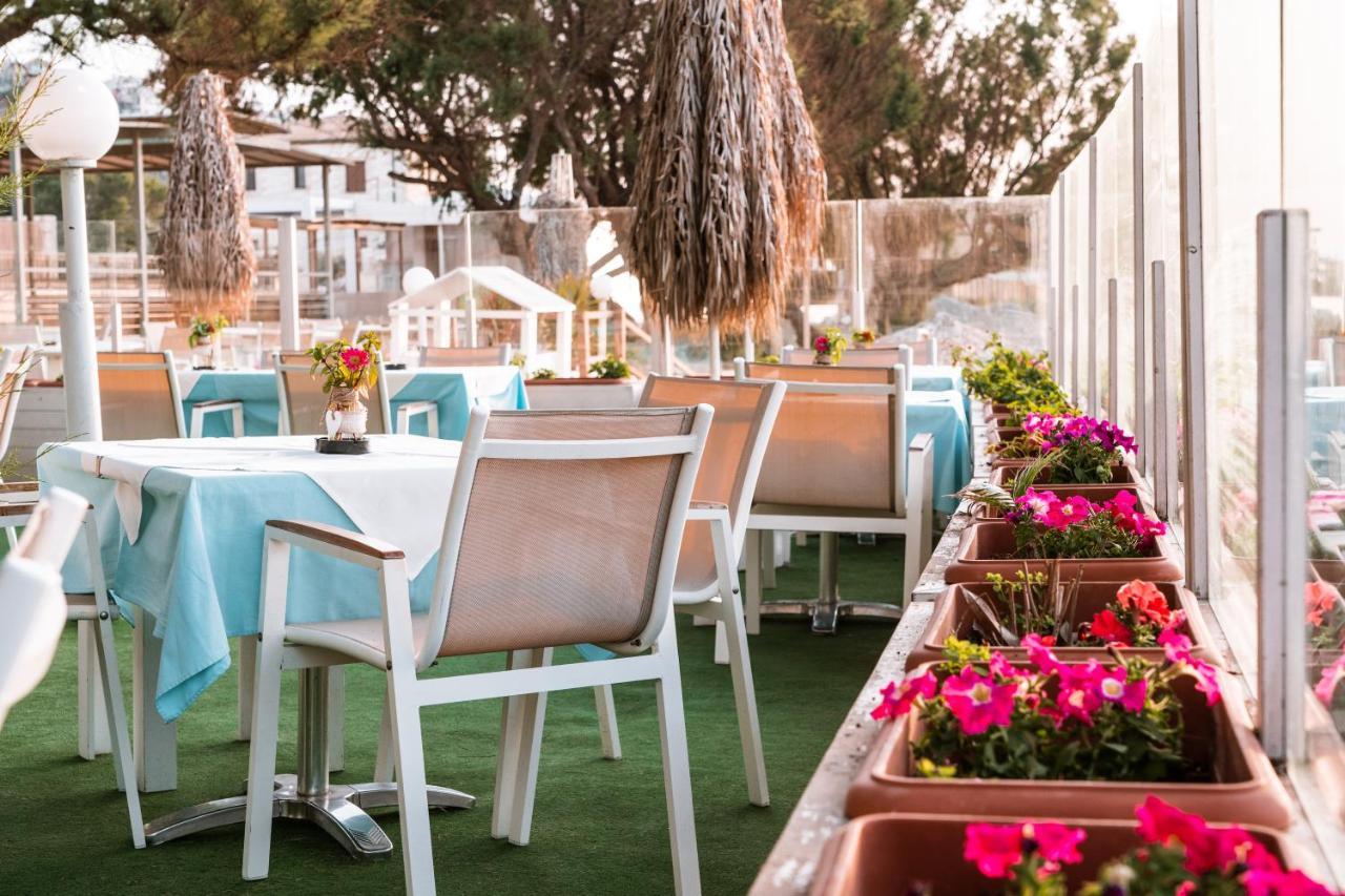 Troulakis Beach Hotel Agia Marina Extérieur photo