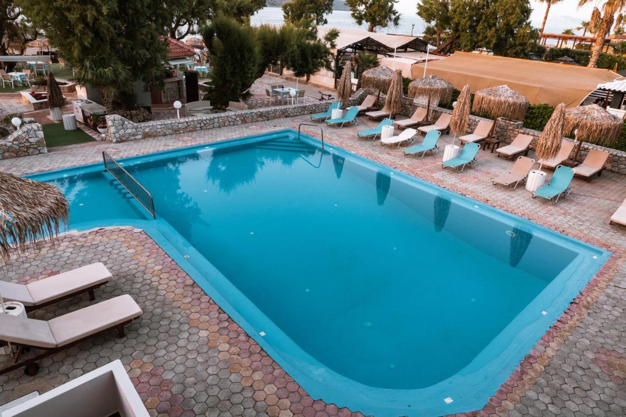 Troulakis Beach Hotel Agia Marina Extérieur photo