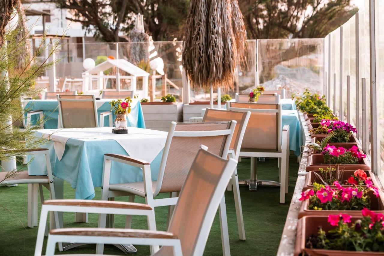 Troulakis Beach Hotel Agia Marina Extérieur photo