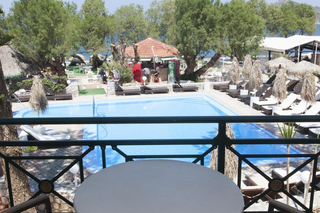 Troulakis Beach Hotel Agia Marina Extérieur photo
