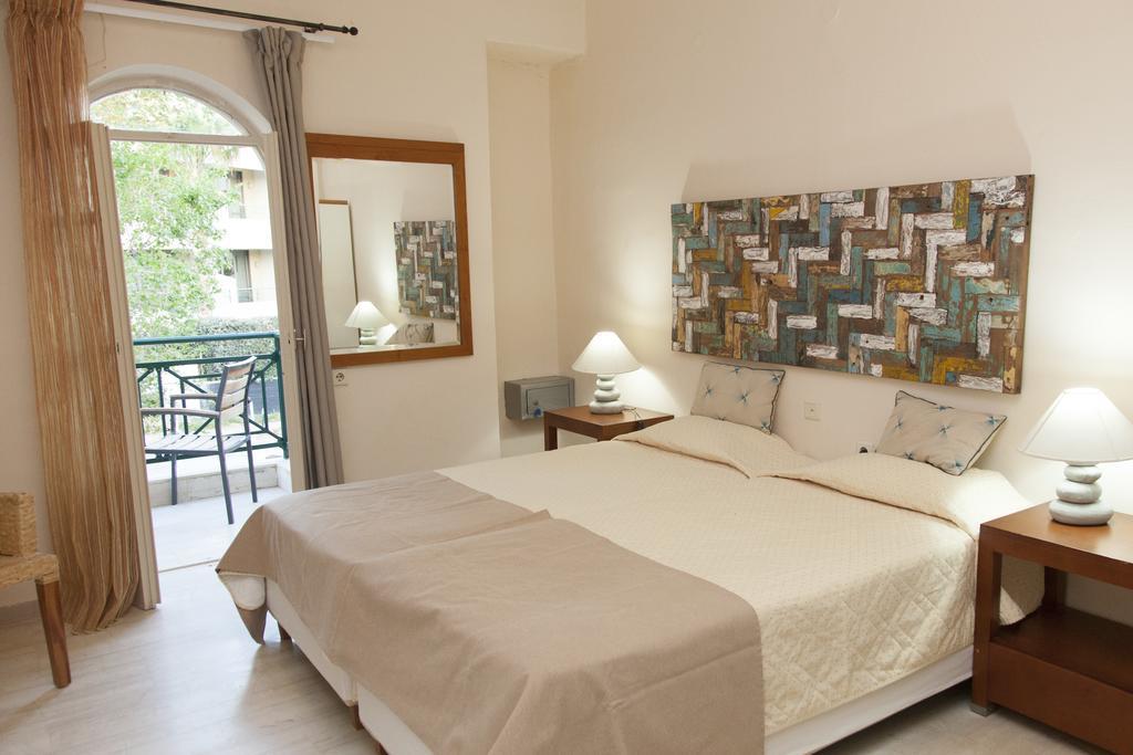 Troulakis Beach Hotel Agia Marina Extérieur photo