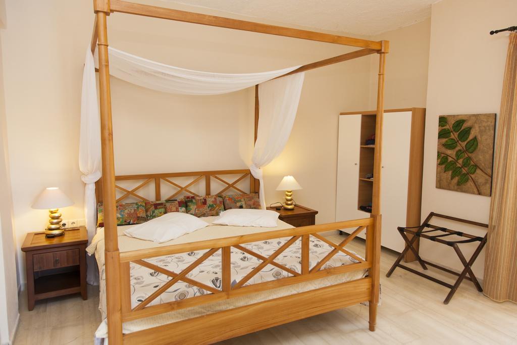 Troulakis Beach Hotel Agia Marina Extérieur photo