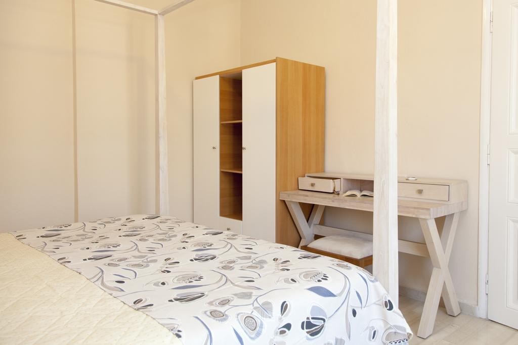Troulakis Beach Hotel Agia Marina Extérieur photo