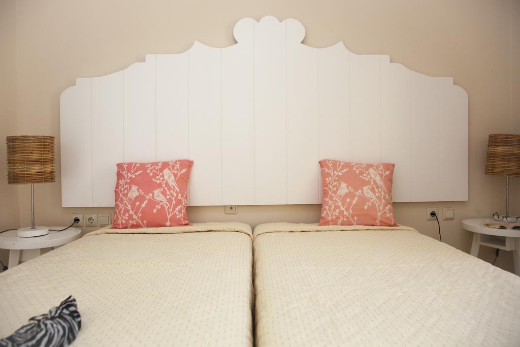 Troulakis Beach Hotel Agia Marina Extérieur photo